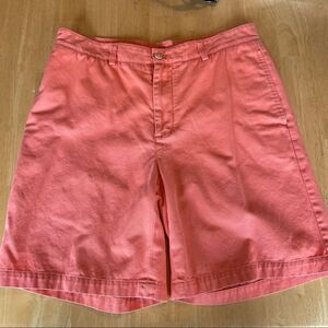 Men’s Vineyard Vines Club shorts size 33